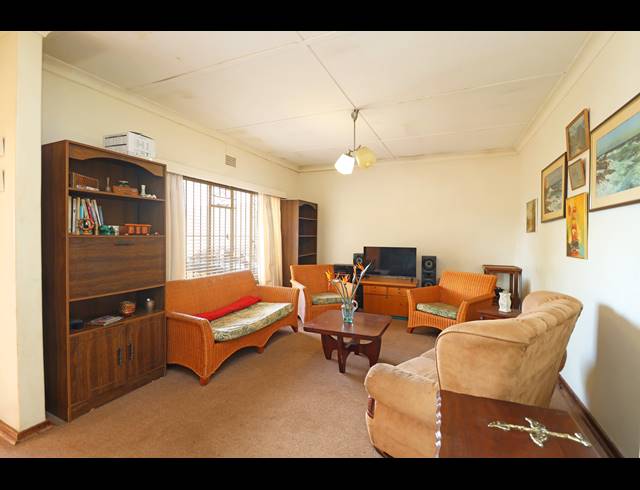 3 BEDROOM HOUSE FOR SALE IN WESTDENE